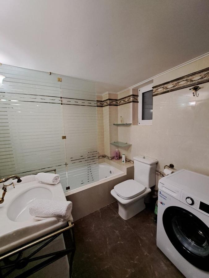 Seaview Flora'S Luxury Apartment-300Meters From The Beach Ρέθυμνο Εξωτερικό φωτογραφία